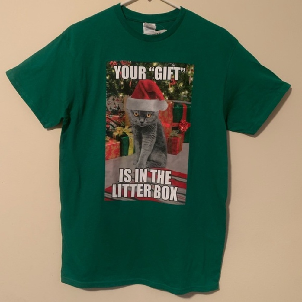 NEW Funny Christmas Cat T-shirt Your Gift Is In The Litter Box Men's Size Medium